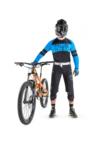 mountain bicycle with gear